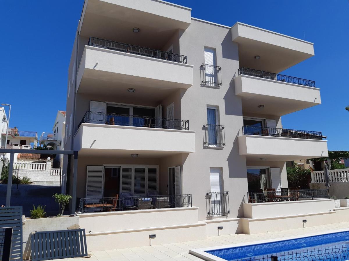 Apartment Lizzi. Trogir Exteriör bild